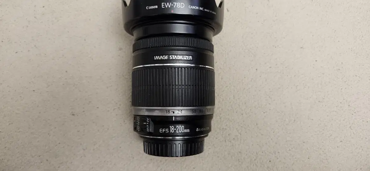 캐논 EF-S 18-200mm IS 판매 합니다.